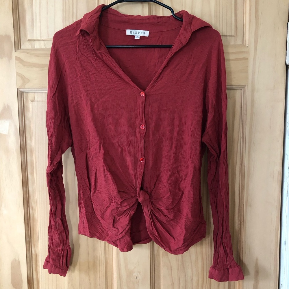 Francesca’s Women's Crimson Cropped Button-Down Shirt - Sz M